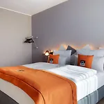 - The Niu, Hub Messe By Ihg Hotel Düsseldorf