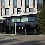 - The Niu, Hub Messe By Ihg Hotel Düsseldorf