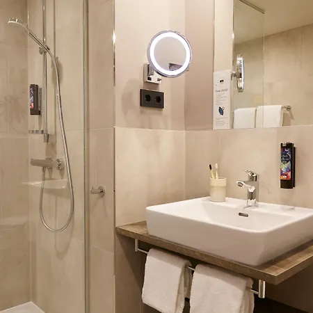 - The Niu, Hub Messe By Ihg 3* Dusseldorf